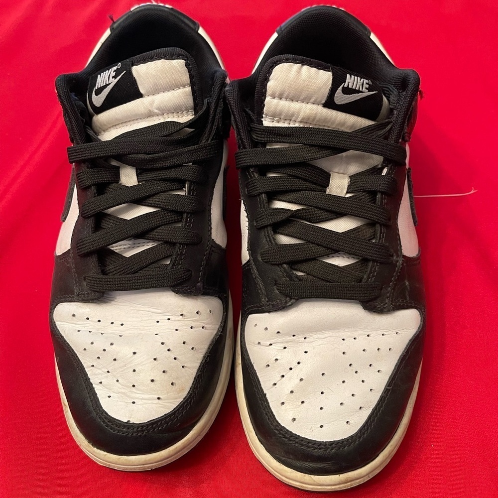 Nike Men's Black and White Low-Top Sneakers - Picture 2 of 5
